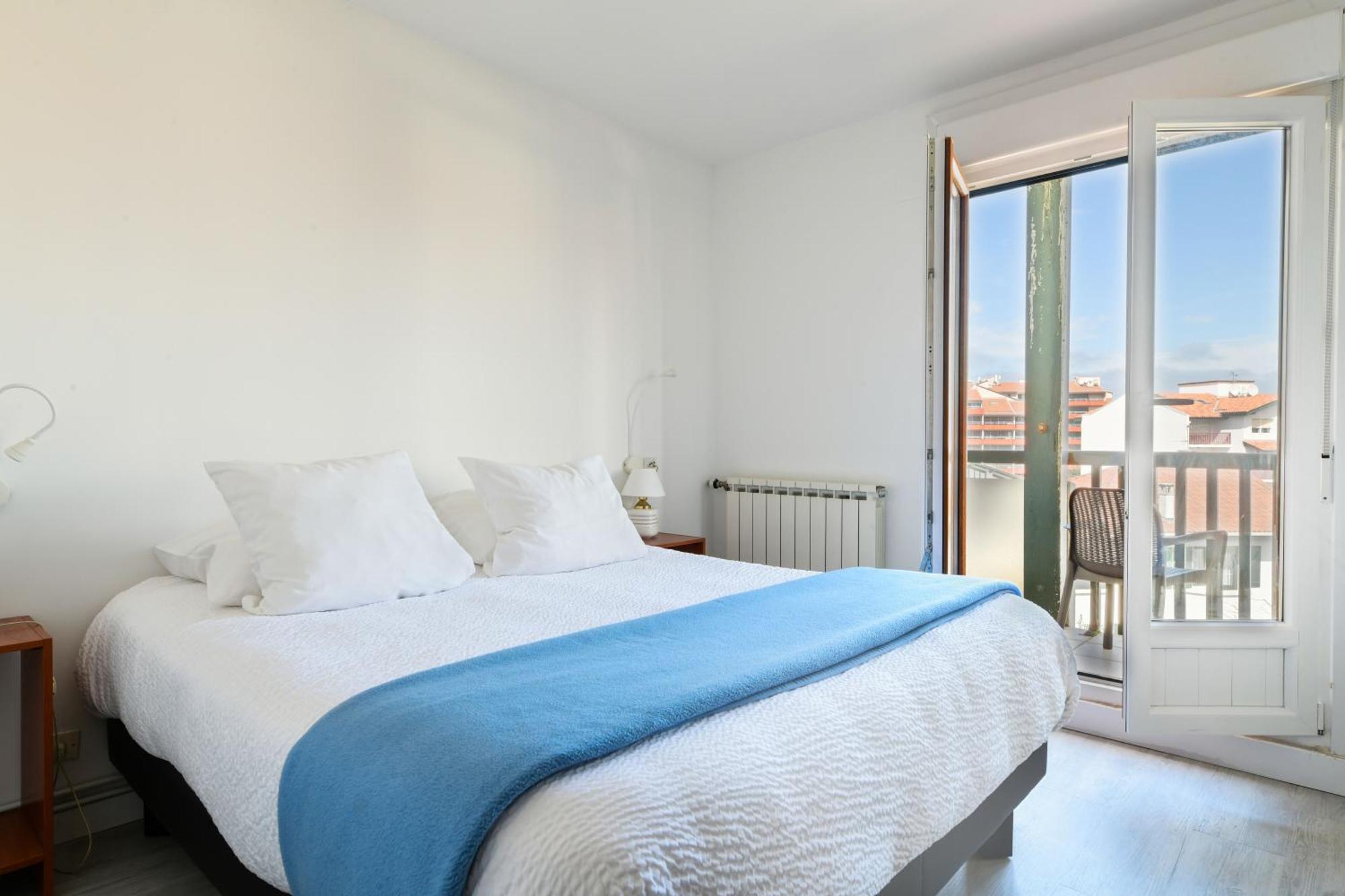 Logis Hotel & Restaurant Bergeret Sport Hendaye Exterior photo