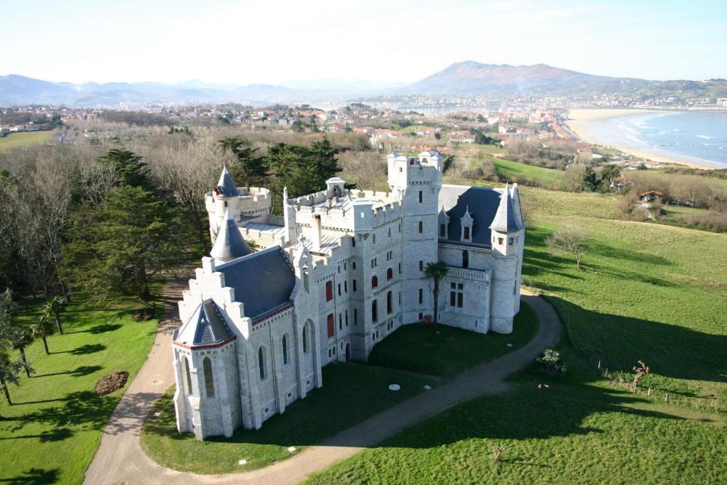 Logis Hotel & Restaurant Bergeret Sport Hendaye Exterior photo